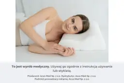 Kobieta odpoczywa na poduszce ortopedycznej, która zapewnia komfortowy sen. Jak spać zdrowo? Ta poduszka pomoże.