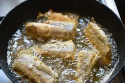 Cómo freír pescado de manera perfecta: técnicas y consejos esenciales