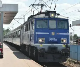 Jak dojechać z Warszawy do Ustronia Górskiego - najlepsze opcje transportu