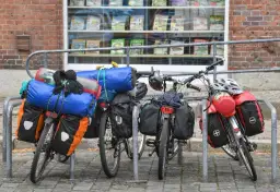 Jak spakować namiot na rower: uniknij błędów i zaoszczędź miejsce