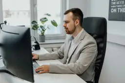 Jak nowoczesna księgowość wspiera rozwój biznesu zdalnego?