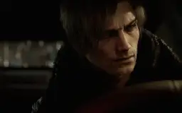 Leon S. Kennedy w futrzanym kołnierzu, gotowy na kolejne wyzwania w najlepszych horrorach.