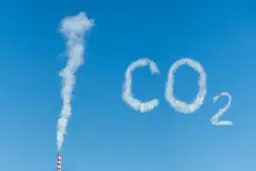 Dym z komina tworzy napis CO2. Czy to dwutlenek węgla spożywczy czy techniczny?