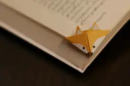 Urocze zakładki do książek diy w kształcie lisa, które dodają magii każdej lekturze.