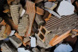 Jak wyrzucić gruz po remoncie? Legalnie, tanio i bez kar!