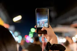 Jak Media Kształtują Opinię Publiczną: Studium przypadku