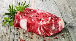 100 g wołowiny kcal - zaskakujące fakty o kaloriach w mięsie