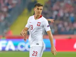 Piątek wzrost: Jak wysokość Krzysztofa Piątka wpływa na jego grę?