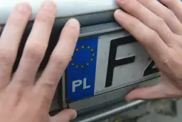 Ile jest na przerejestrowanie samochodu? Sprawdź koszty i opcje