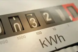 Pompa ciepła: ile prądu miesięcznie? Oblicz i płać mniej!
