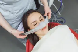 Bezbolesne znieczulenie u dentysty: przewodnik po metodach i bezpieczeństwie