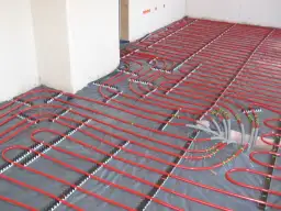 Jaki styropian pod wylewkę wybrać, aby uniknąć strat ciepła?
