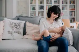 Jak odbijać dziecko? Sprawdzone pozycje i rady dla rodziców