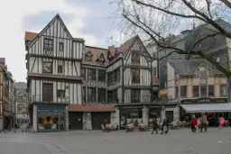 Najlepsze atrakcje w Rouen, które musisz zobaczyć podczas wizyty