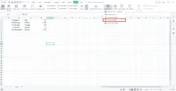 Wybieranie opcji "Zamroź górny wiersz" w Excelu, aby ułatwić przeglądanie danych.