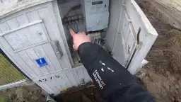 Jak podłączyć się do skrzynki elektrycznej bezpiecznie i skutecznie
