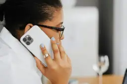 Więcej niż tylko większy ekran. Co tak naprawdę zmienia iPhone 16 Pro Max w codziennej pracy?