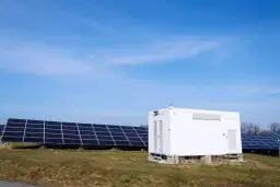 Magazyn energii 50 kWh dla biznesu: Czy to Twoja droga do zysków?