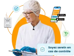Une professionnelle de santé, portant charlotte et blouse, utilise une tablette. L'image illustre la facilité d'un contrôle d'hygiène grâce à une application mobile.