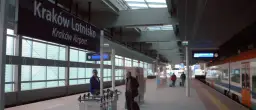 Gdzie złapać bus na lotnisko w Krakowie? Sprawdź przystanki i linie