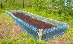 Jak zrobić kwietnik z butelek plastikowych i stworzyć piękny ogród