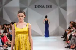 Ile zarabia modelka w Polsce? Poznaj prawdziwe zarobki!