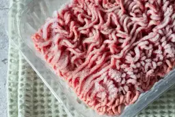 Jak rozmrozić mięso mielone w mikrofali - szybkie i bezpieczne metody