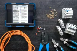 Ceny elektryka 2026: Ile kosztuje roboczogodzina i usługi?