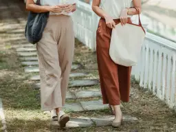 Pantalones de lino: Estilo versátil, looks expertos y cuidado fácil