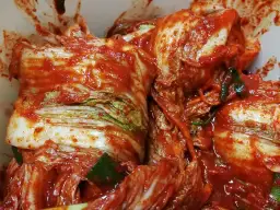 Kimchi w Warszawie: Gdzie kupić i jak wybrać najlepsze?