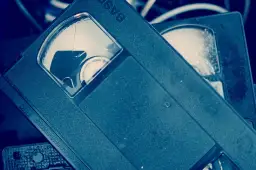 Stare kasety VHS, gdzie wyrzucić kasety magnetofonowe? To pytanie zadaje sobie wielu.