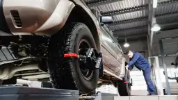 Zbieżność kół: DIY czy mechanik? Wybierz mądrze i oszczędź!