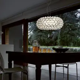 Jaka lampa do salonu? 7 kluczowych porad przy wyborze
