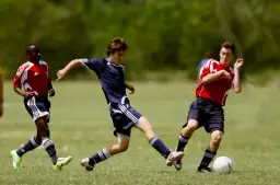 Młodzi gracze, którzy zmienią oblicze futbolu w nadchodzących latach