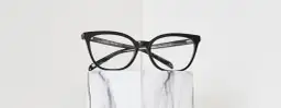 Co to jest antyrefleks i jak poprawia komfort widzenia?