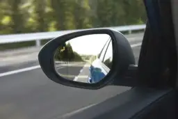 Jak ustawić lusterka w samochodzie: kompletny poradnik dla kierowców