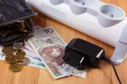 Jak sprawdzić aktualne ceny za prąd w Polsce? Sprawdź ile kosztuje 1 kWh w 2025 roku