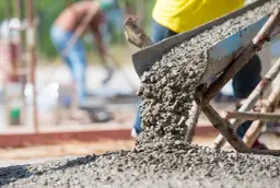 Ile cementu na m3 betonu? Sprawdź, ile zaoszczędzisz na budowie
