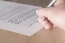 Gdzie podpisać umowę na wywóz śmieci: prosty poradnik krok po kroku