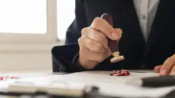 Kto płaci za notariusza przy sprzedaży mieszkania? Jasny podział