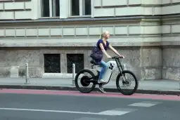 Zakaz prowadzenia pojazdów mechanicznych a motorower: co musisz wiedzieć