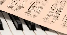  Instrumenty muzyczne i ich nazwy - przewodnik po najpopularniejszych instrumentach