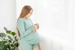 Piżama do karmienia: Sekret wygody po porodzie? Poradnik