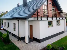 Elewacja bez cokołu: Jak wykonać bez błędów? Poradnik