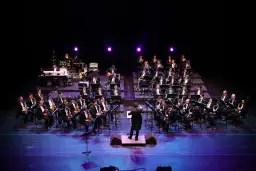 Co to jest orkiestra? Zrozumienie jej roli i rodzajów muzycznych