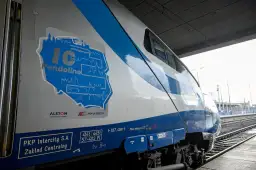 Pendolino PKP Intercity świętuje 10 lat. Zastanawiasz się, ile kosztuje bilet na Pendolino? Sprawdź ceny na stronie przewoźnika.