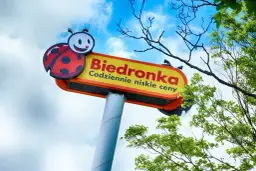Czy w Jastrzębiej Górze jest Biedronka? Sprawdź lokalizację i więcej informacji