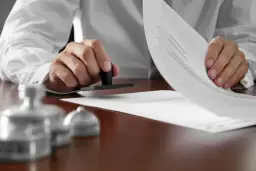 Spółka publiczna: Definicja, zasady i dlaczego to ważne dla Ciebie