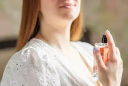 Tester perfum czy woda toaletowa? Poznaj kluczowe różnice