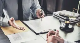 Czy wynajem mieszkania trzeba zgłosić do urzędu skarbowego? Oto prawda